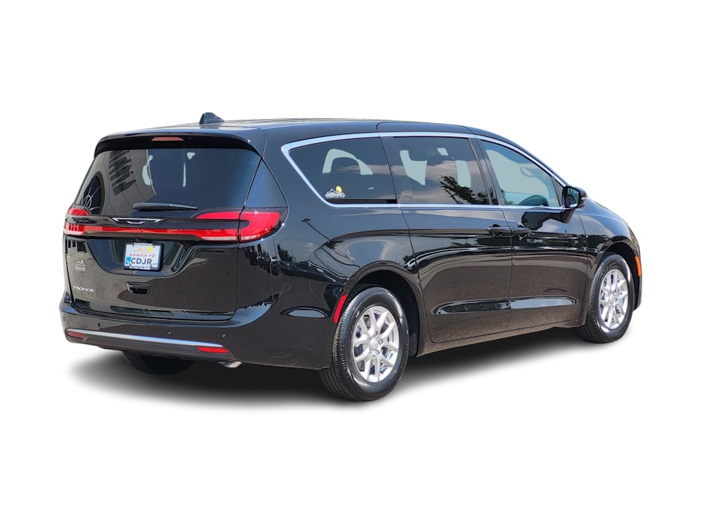 Thumbnail: 2027 Chrysler Pacifica - 15