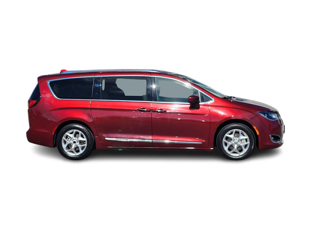 Thumbnail: 2020 Chrysler Pacifica - 14