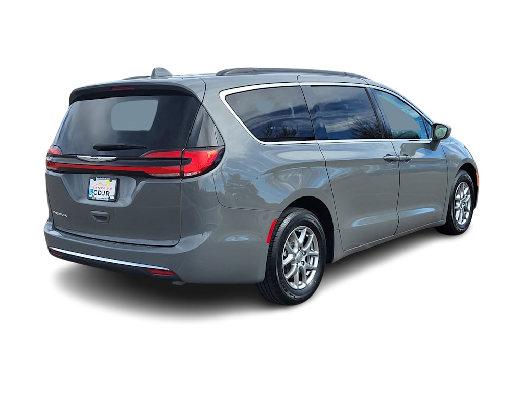 Thumbnail: 2021 Chrysler Pacifica - 17
