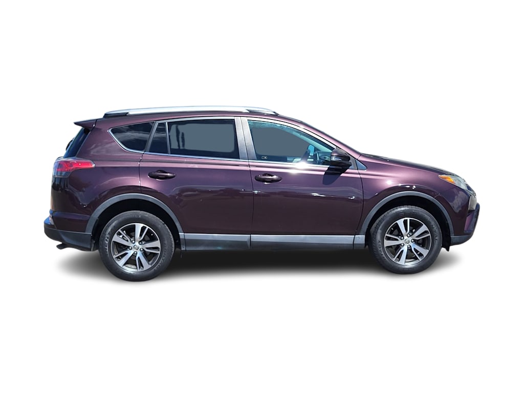 Thumbnail: 2018 Toyota RAV4 - 17
