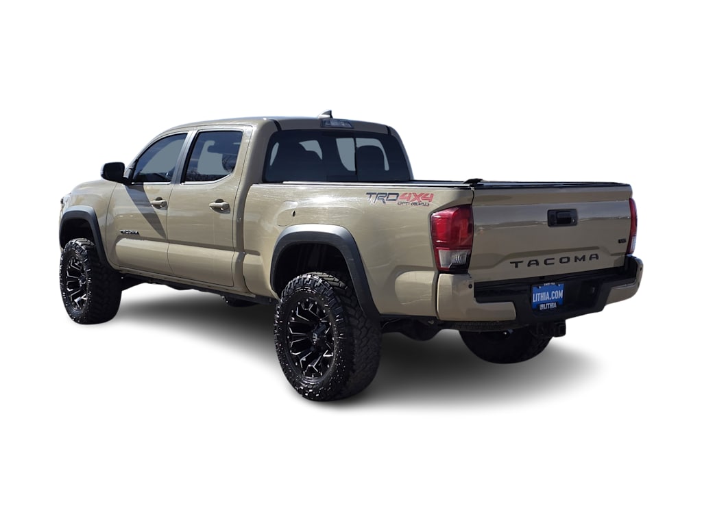 Thumbnail: 2018 Toyota Tacoma - 4