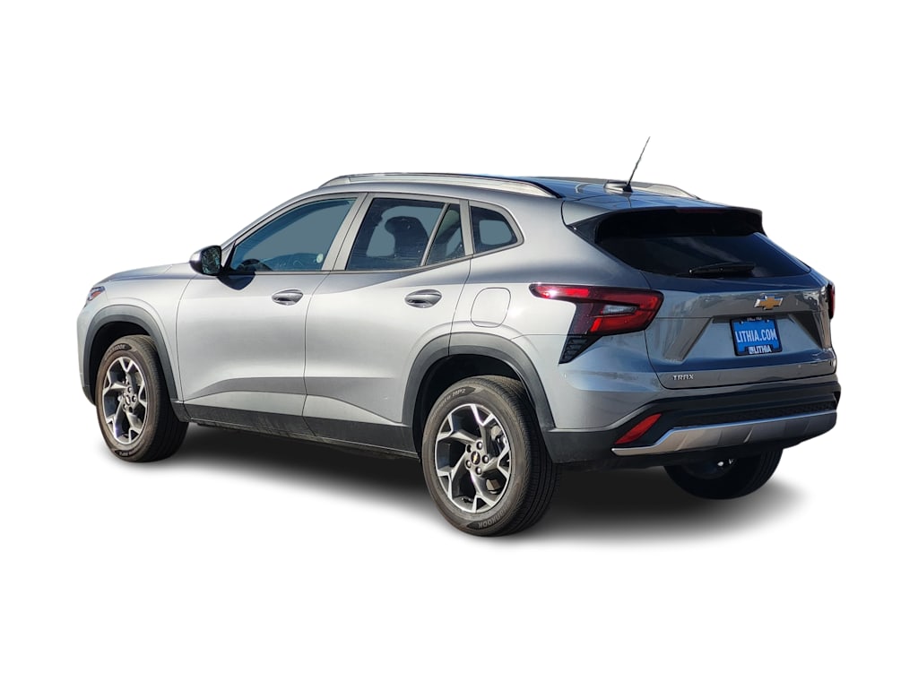 Thumbnail: 2025 Chevrolet Trax - 4