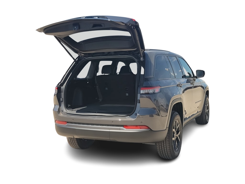 Thumbnail: 2026 Jeep Grand Cherokee - 23