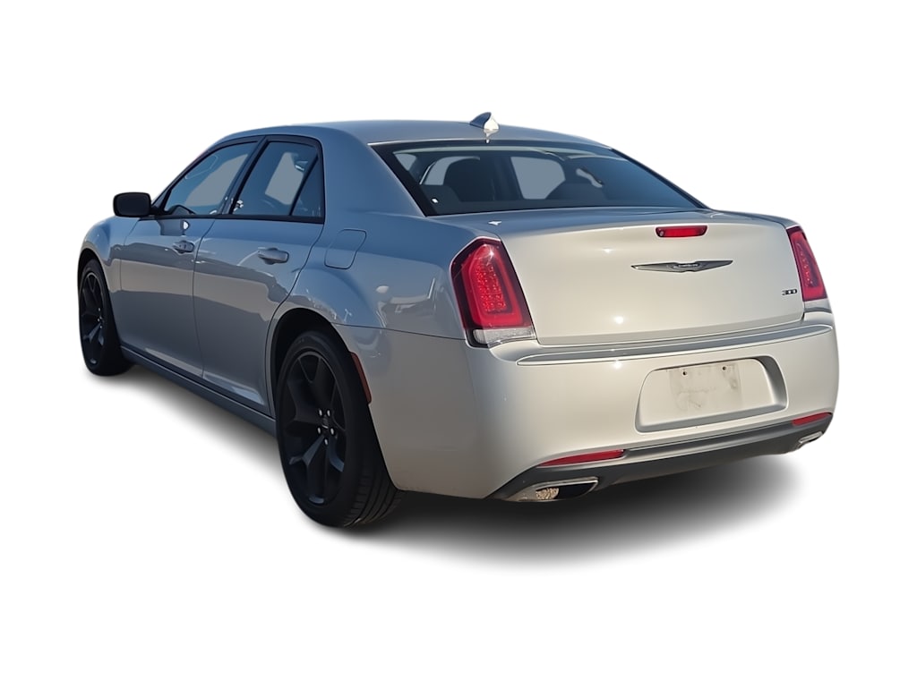 Thumbnail: 2023 Chrysler 300 - 4