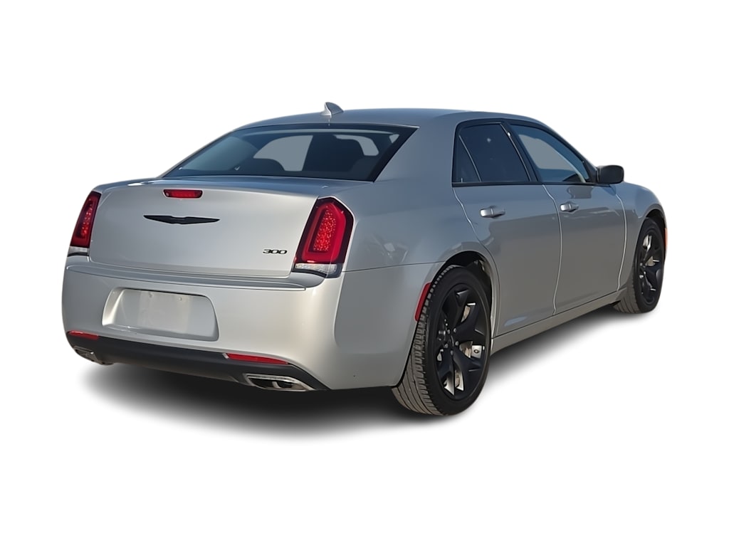 Thumbnail: 2023 Chrysler 300 - 20