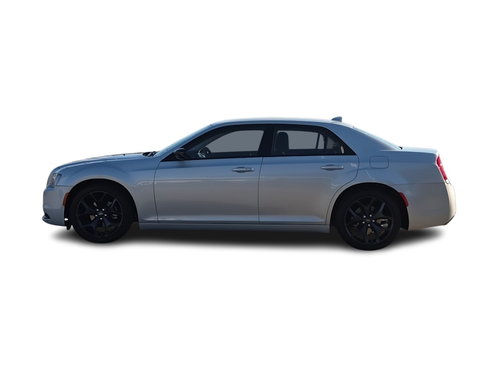 Thumbnail: 2023 Chrysler 300 - 3