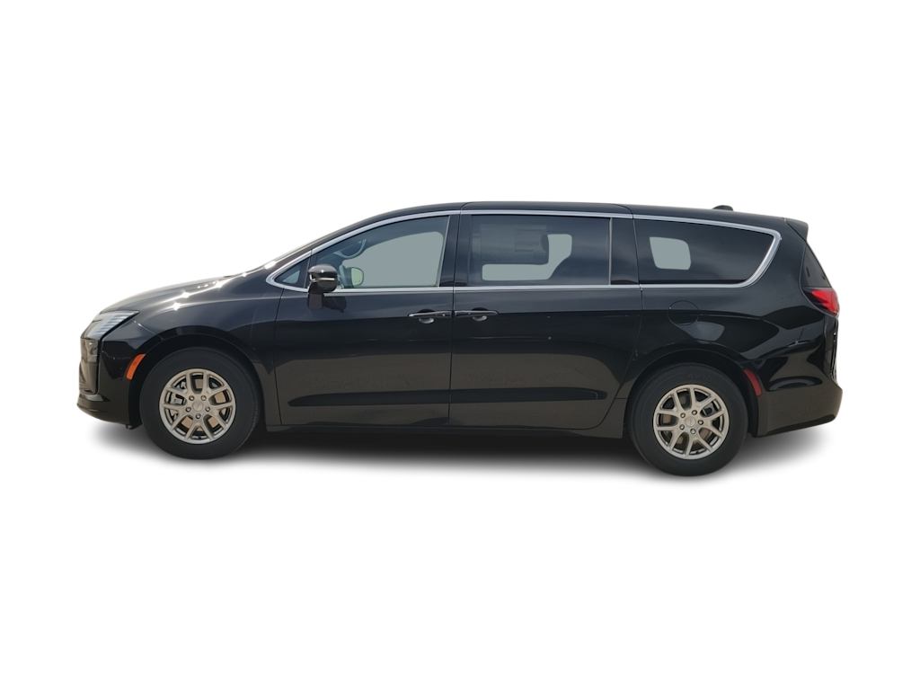 Thumbnail: 2027 Chrysler Pacifica - 3