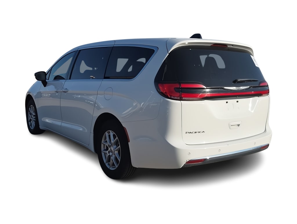 Thumbnail: 2025 Chrysler Pacifica - 4