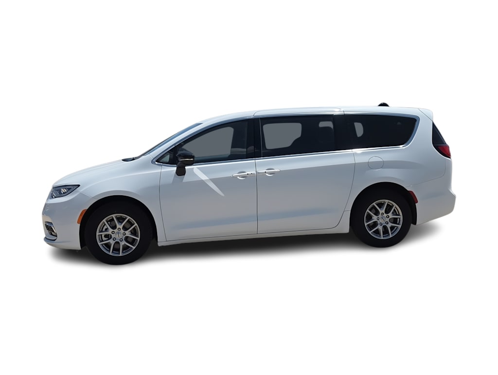 Thumbnail: 2025 Chrysler Pacifica - 3