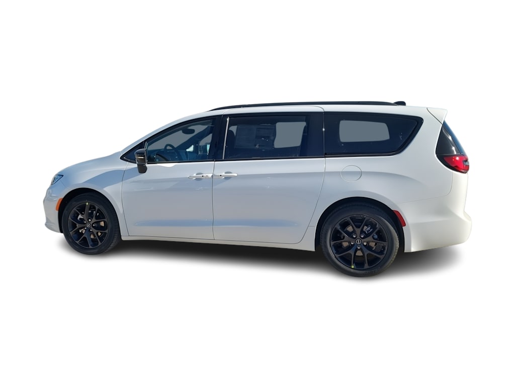 Thumbnail: 2026 Chrysler Pacifica - 24