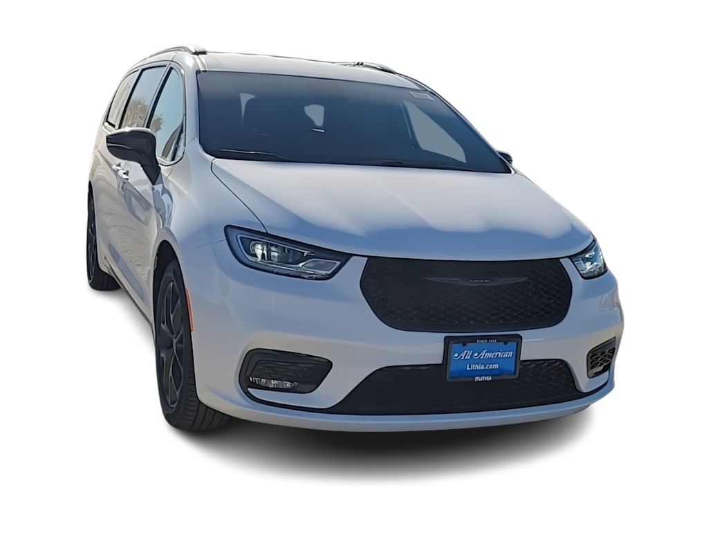 Thumbnail: 2026 Chrysler Pacifica - 6