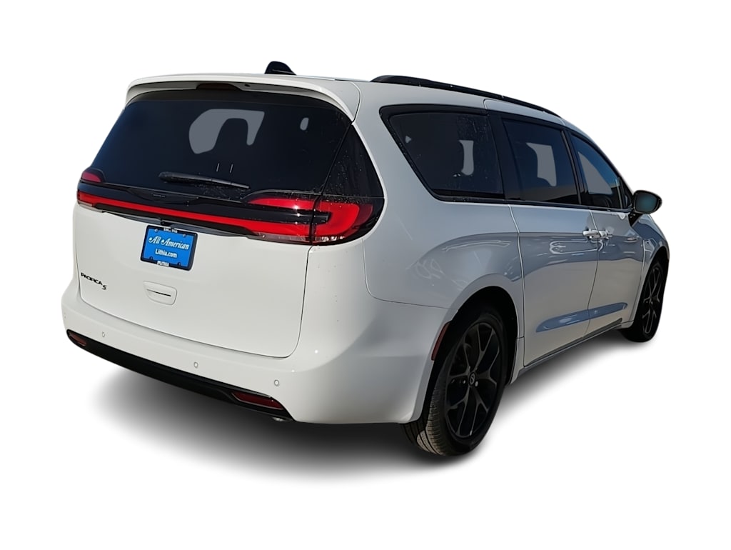 Thumbnail: 2026 Chrysler Pacifica - 23