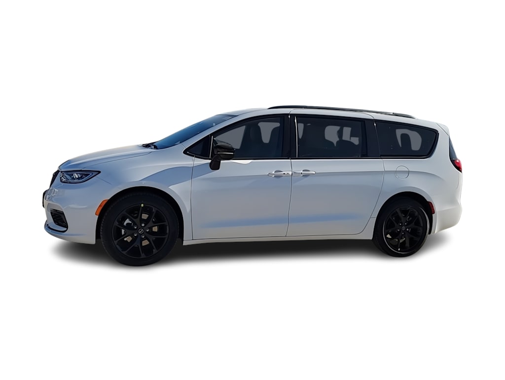 Thumbnail: 2026 Chrysler Pacifica - 3