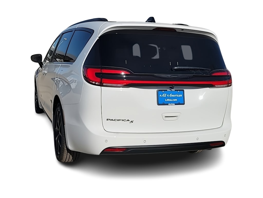 Thumbnail: 2026 Chrysler Pacifica - 4