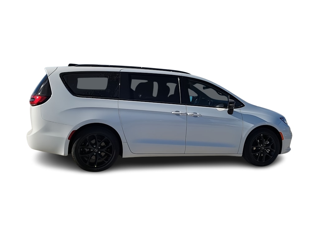 Thumbnail: 2026 Chrysler Pacifica - 19