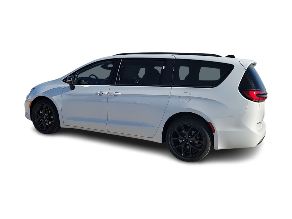Thumbnail: 2026 Chrysler Pacifica - 22