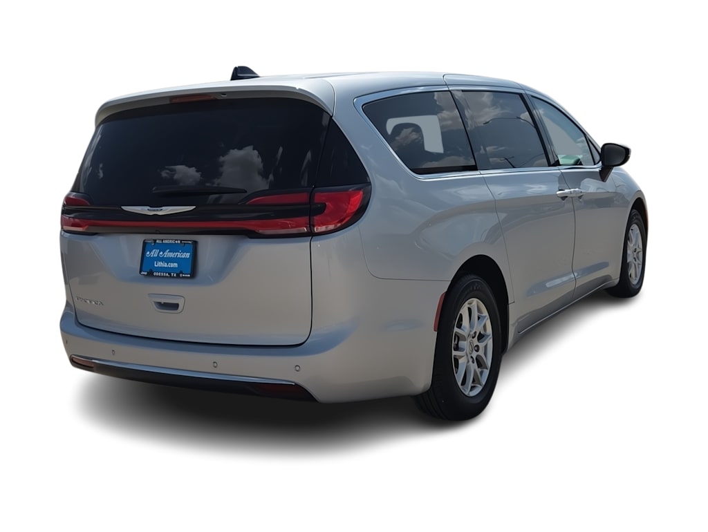 Thumbnail: 2023 Chrysler Pacifica - 19