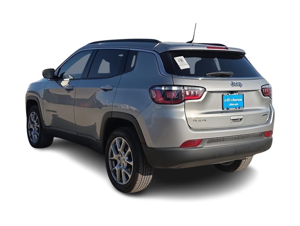Thumbnail: 2022 Jeep Compass - 4