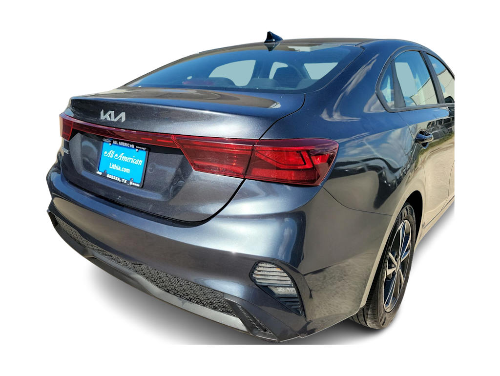 Thumbnail: 2023 Kia Forte - 21