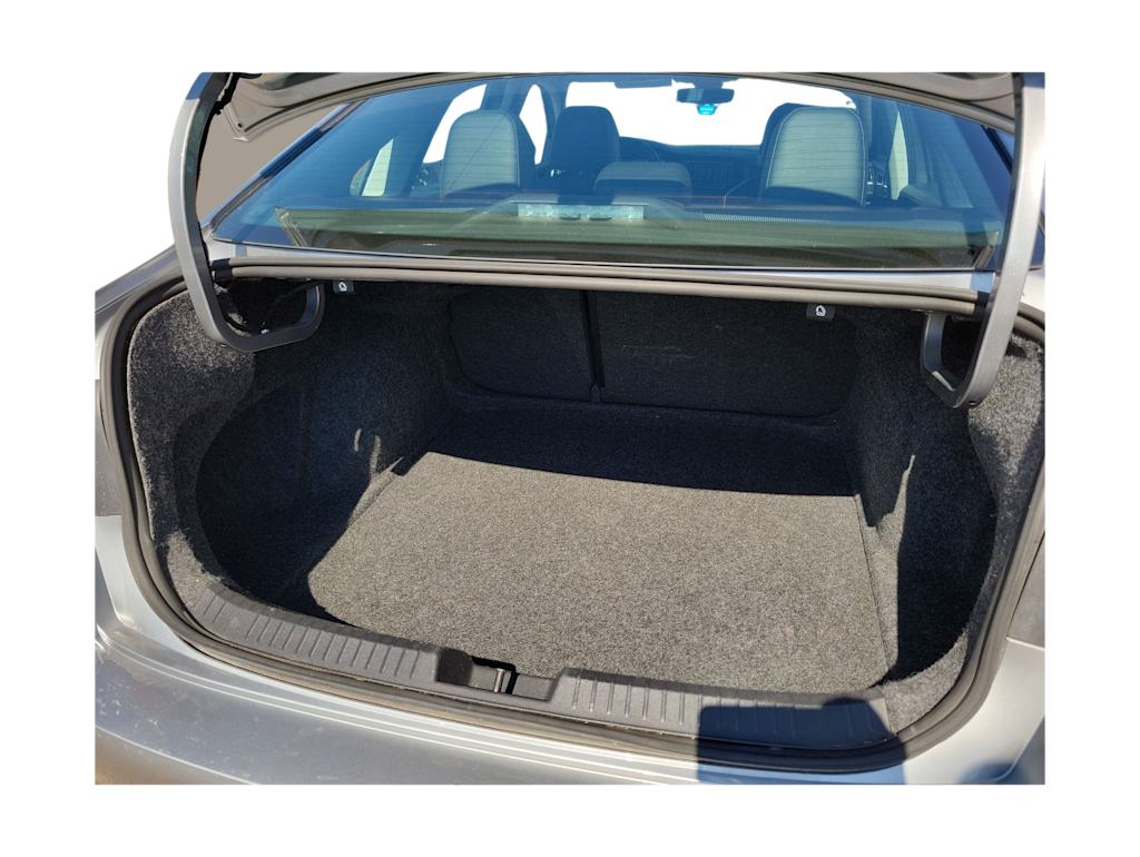 Thumbnail: 2024 Volkswagen Jetta - 18