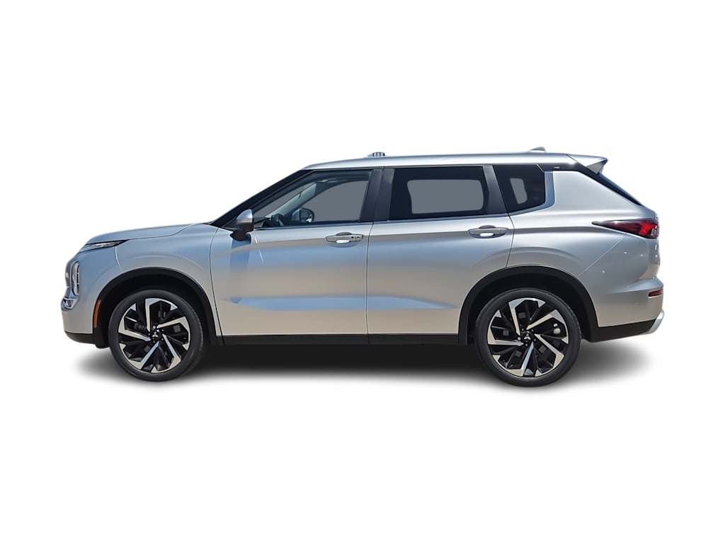 Thumbnail: 2022 Mitsubishi Outlander - 3