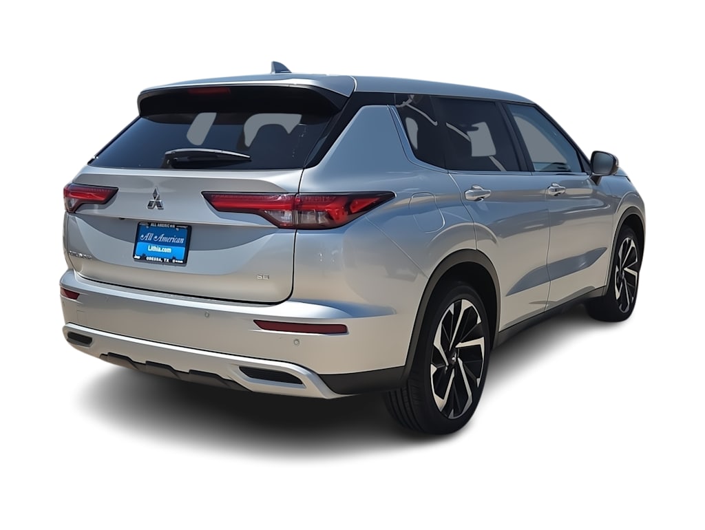 Thumbnail: 2022 Mitsubishi Outlander - 21