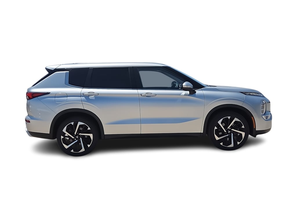 Thumbnail: 2022 Mitsubishi Outlander - 22