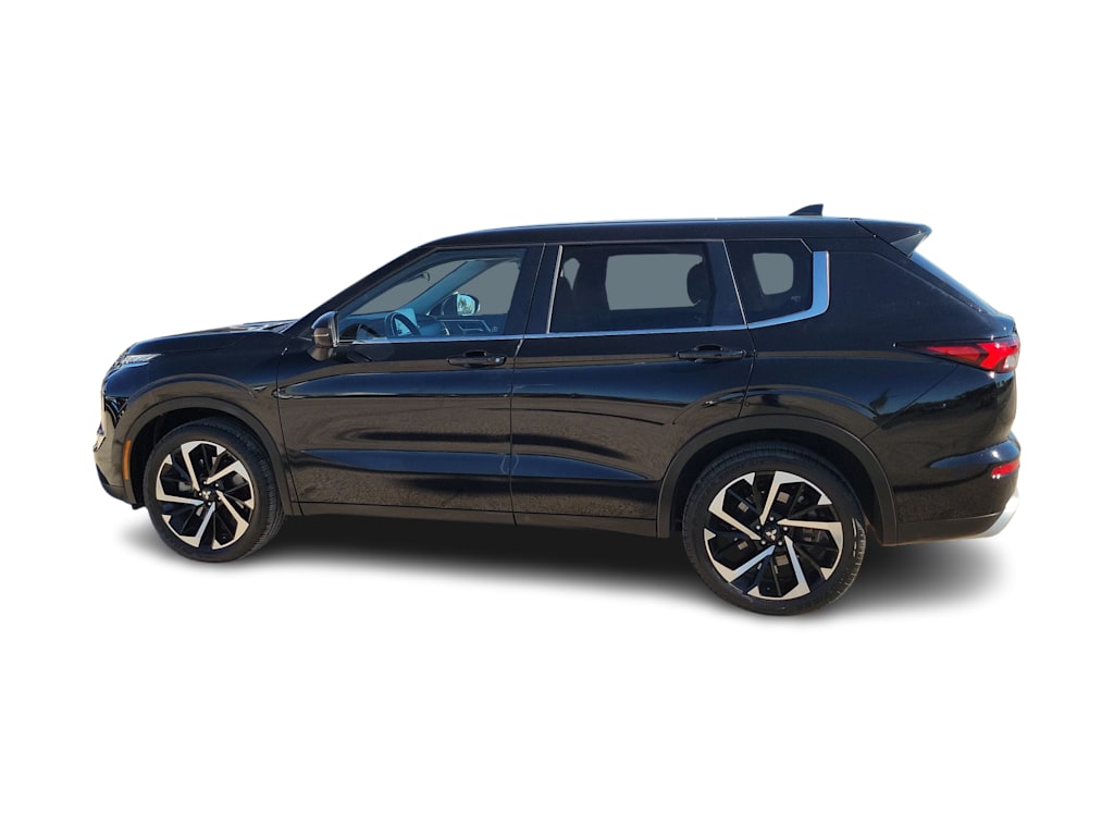 Thumbnail: 2024 Mitsubishi Outlander - 3