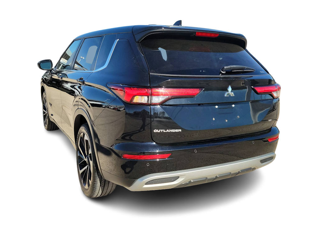 Thumbnail: 2024 Mitsubishi Outlander - 4