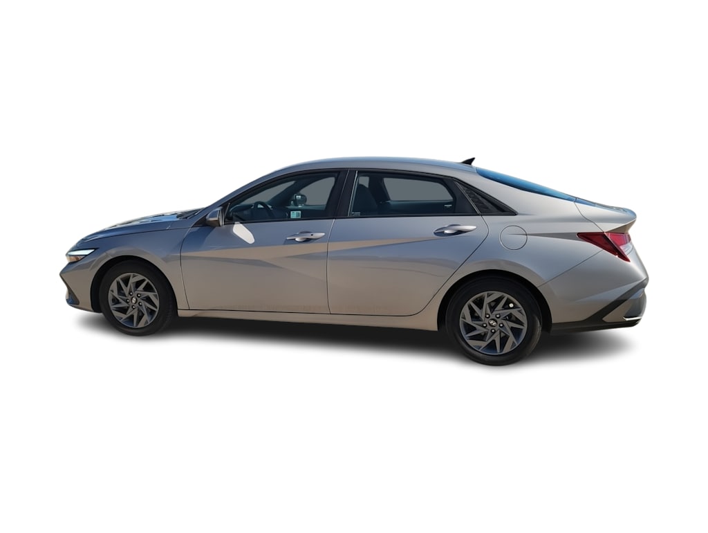 Thumbnail: 2024 Hyundai Elantra - 3