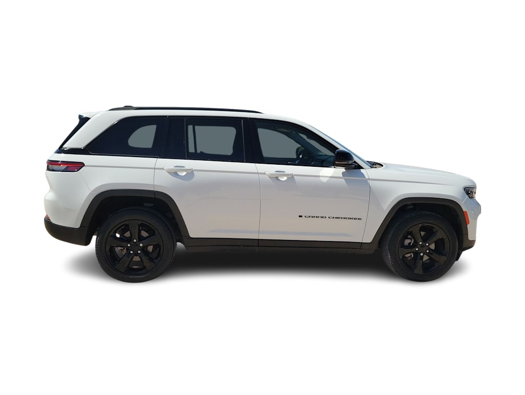 Thumbnail: 2023 Jeep Grand Cherokee - 23