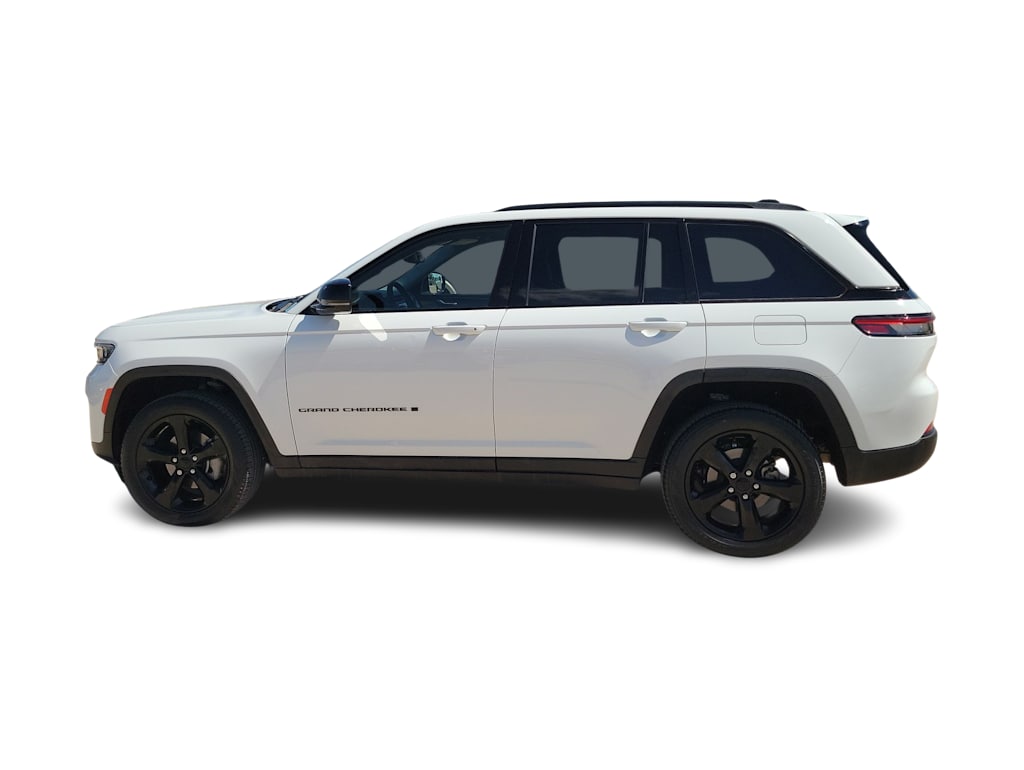 Thumbnail: 2023 Jeep Grand Cherokee - 3