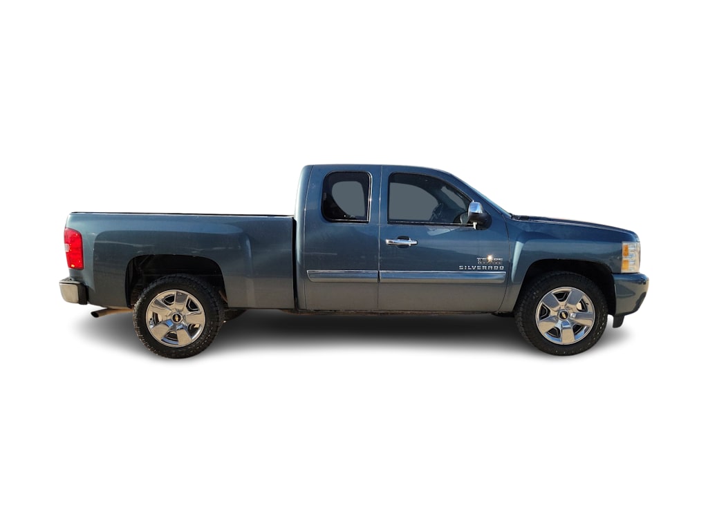 Thumbnail: 2011 Chevrolet Silverado 1500 - 18