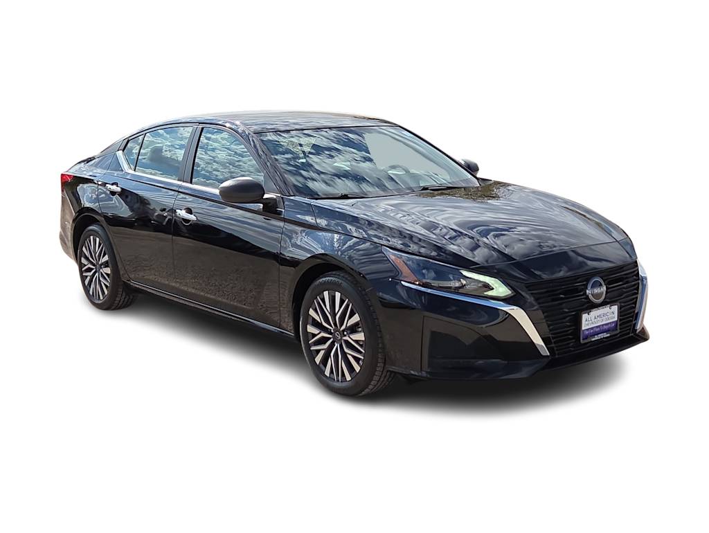 Thumbnail: 2025 Nissan Altima - 16