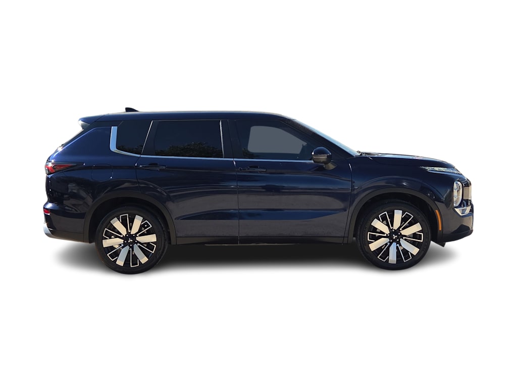 Thumbnail: 2025 Mitsubishi Outlander - 22