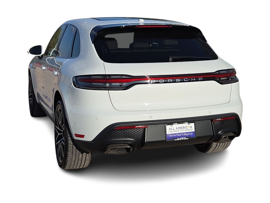 Thumbnail: 2022 Porsche Macan - 18
