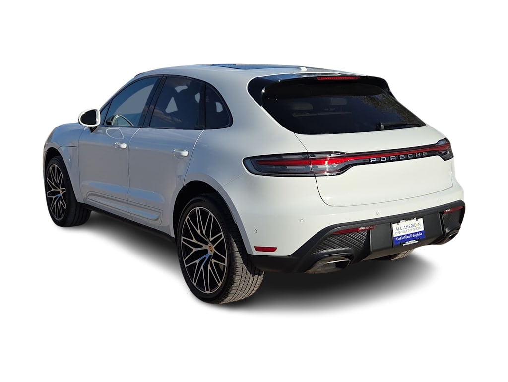 Thumbnail: 2022 Porsche Macan - 4