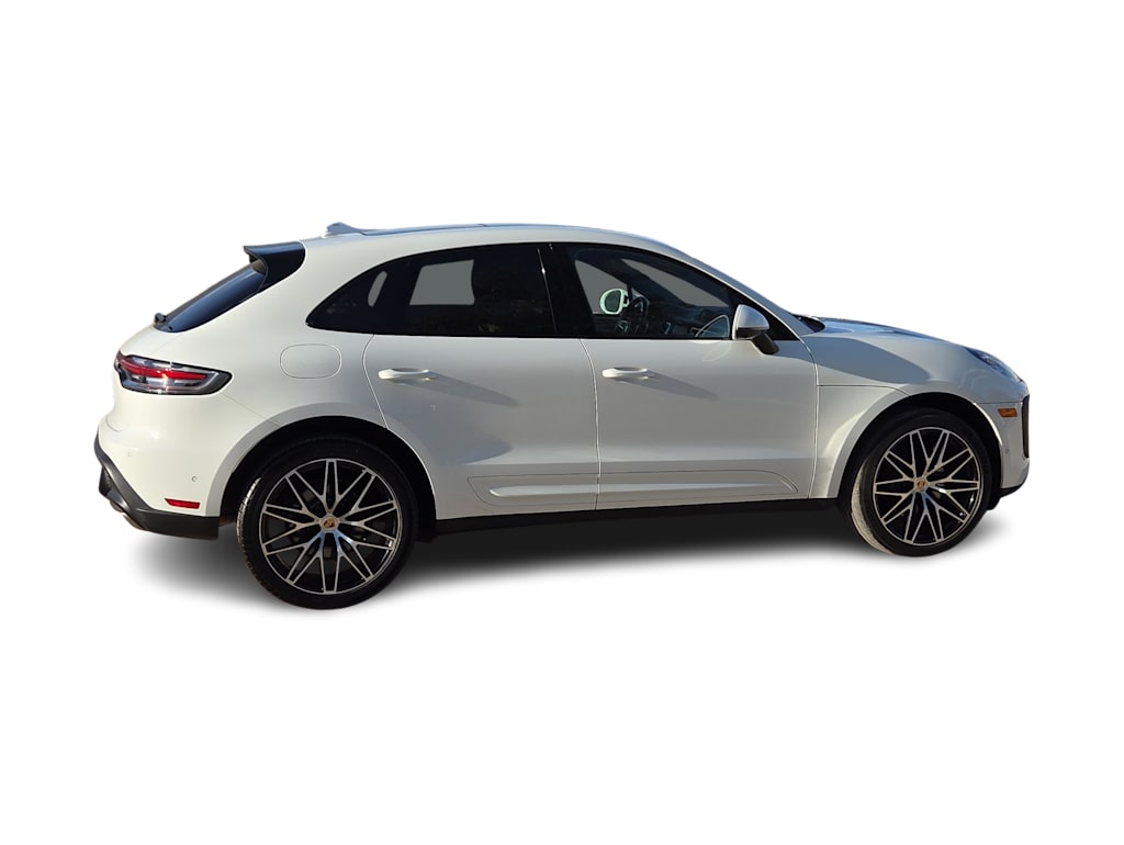 Thumbnail: 2022 Porsche Macan - 20