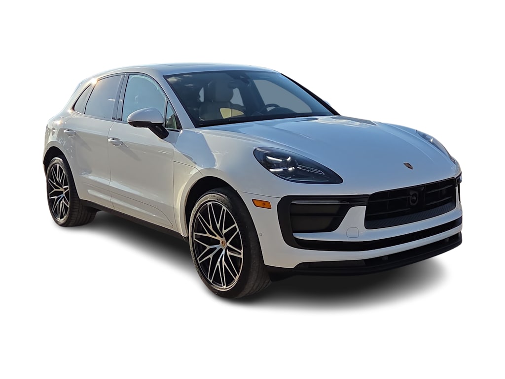 Thumbnail: 2022 Porsche Macan - 16