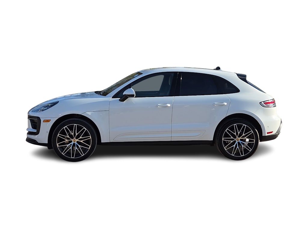 Thumbnail: 2022 Porsche Macan - 3