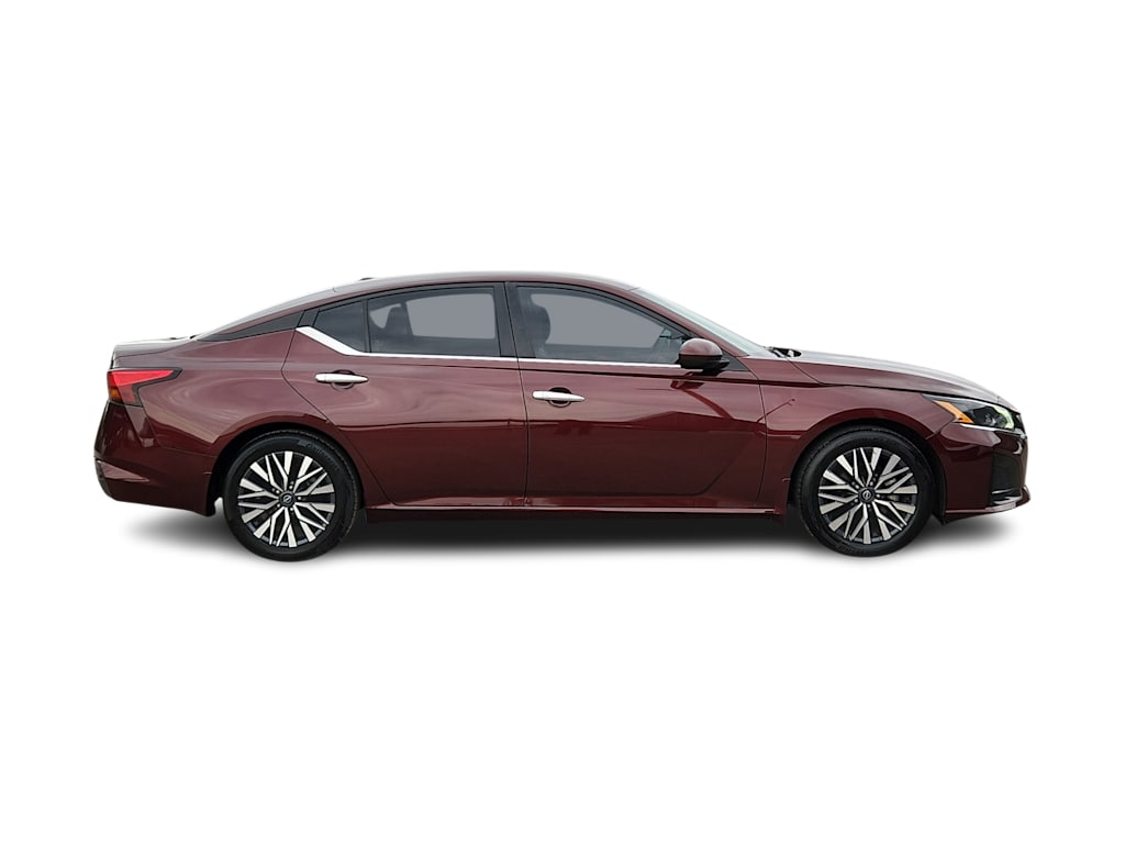 Thumbnail: 2023 Nissan Altima - 22
