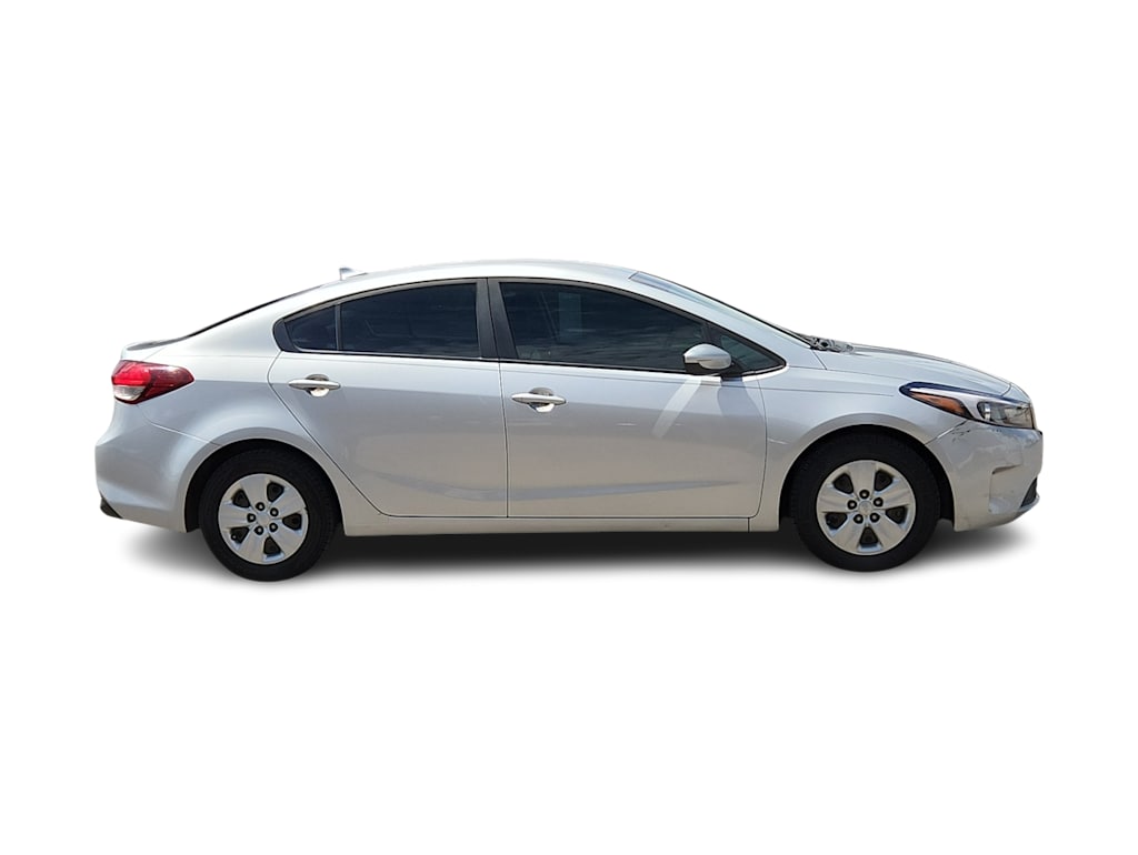 Thumbnail: 2017 Kia Forte - 20