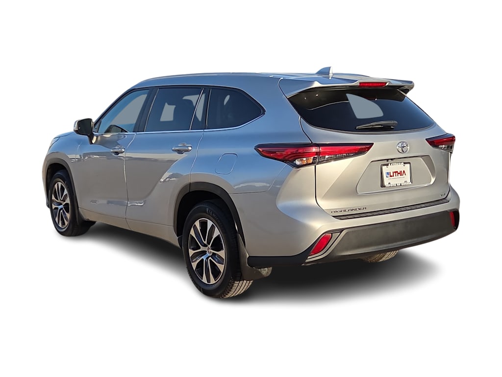 Thumbnail: 2023 Toyota Highlander - 4