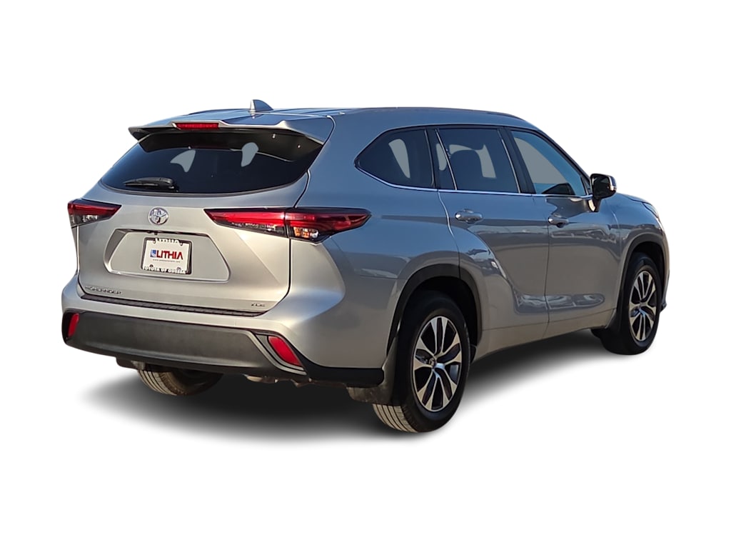 Thumbnail: 2023 Toyota Highlander - 19