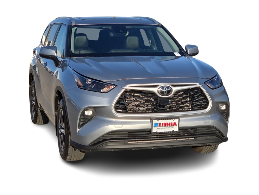 Thumbnail: 2023 Toyota Highlander - 6