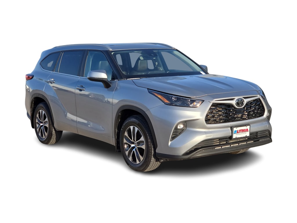 Thumbnail: 2023 Toyota Highlander - 17
