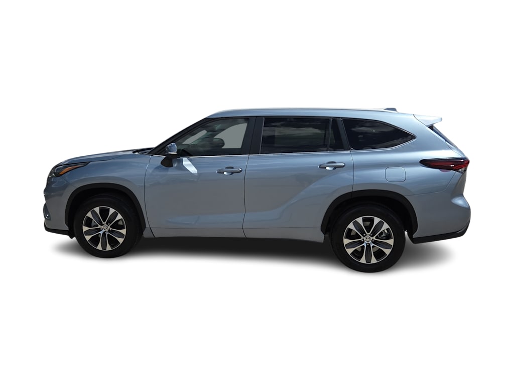 Thumbnail: 2024 Toyota Highlander - 3