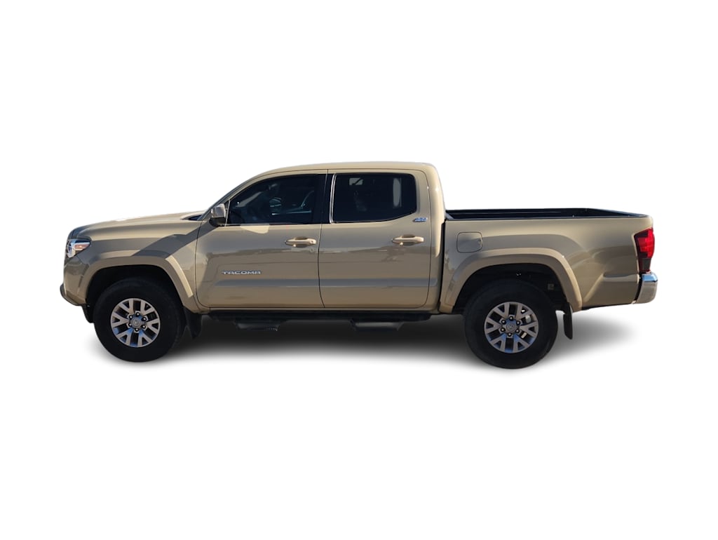 Thumbnail: 2019 Toyota Tacoma - 3