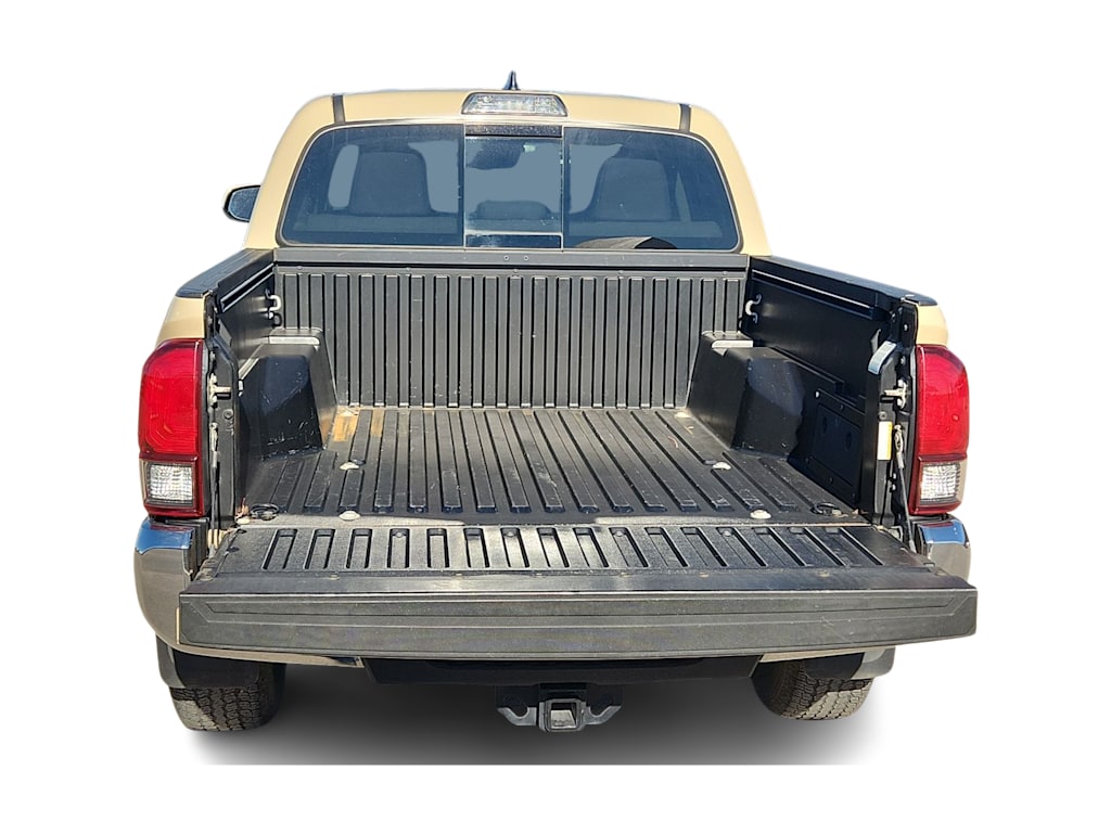 Thumbnail: 2019 Toyota Tacoma - 17