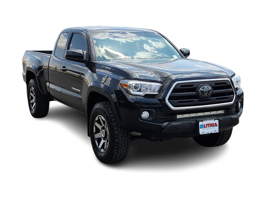 Thumbnail: 2018 Toyota Tacoma - 18
